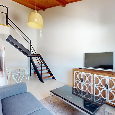 דירה Azores Pedra - T0 E T1 *